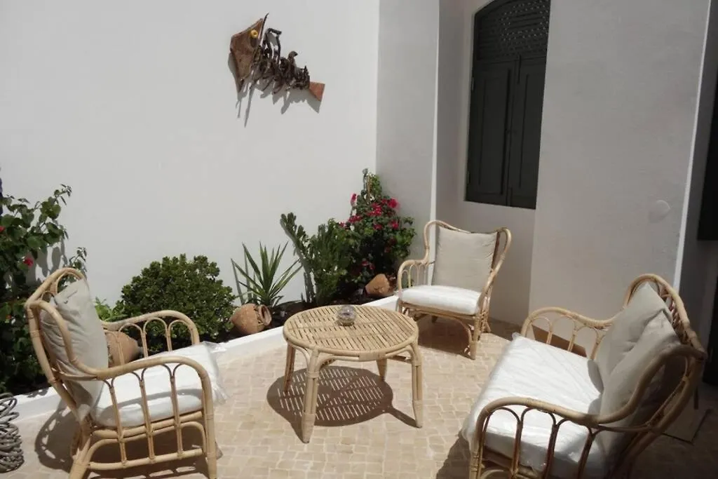 Willa Ti Antonieta Tavira