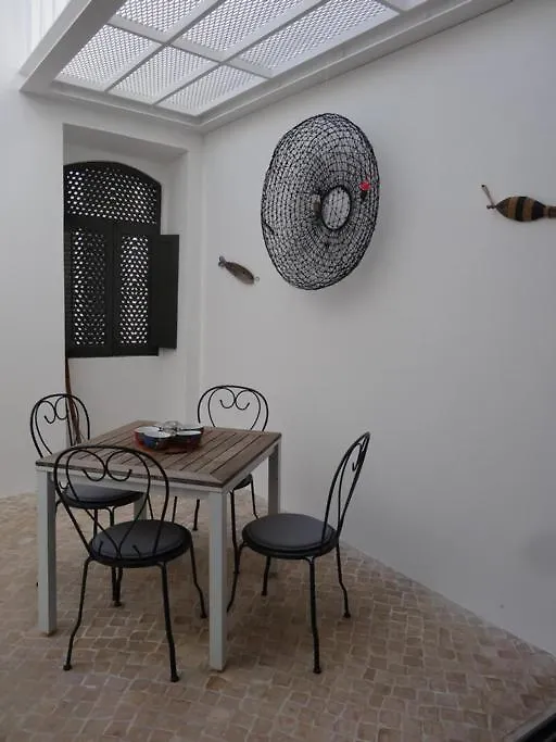 Willa Ti Antonieta Tavira 0*,  Portugalia
